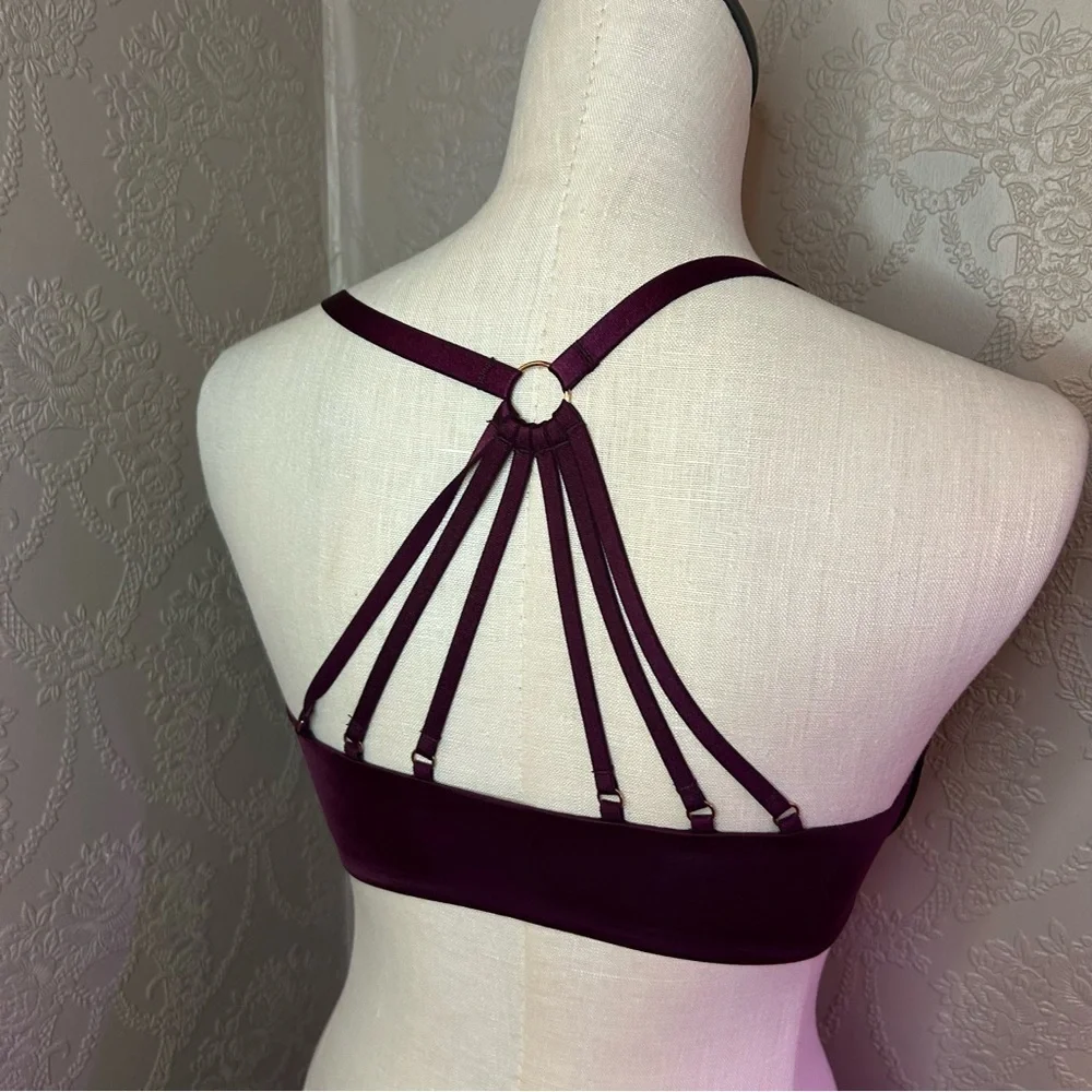 Victoria’s Secret very sexy push-up 32DDD front close under wire
